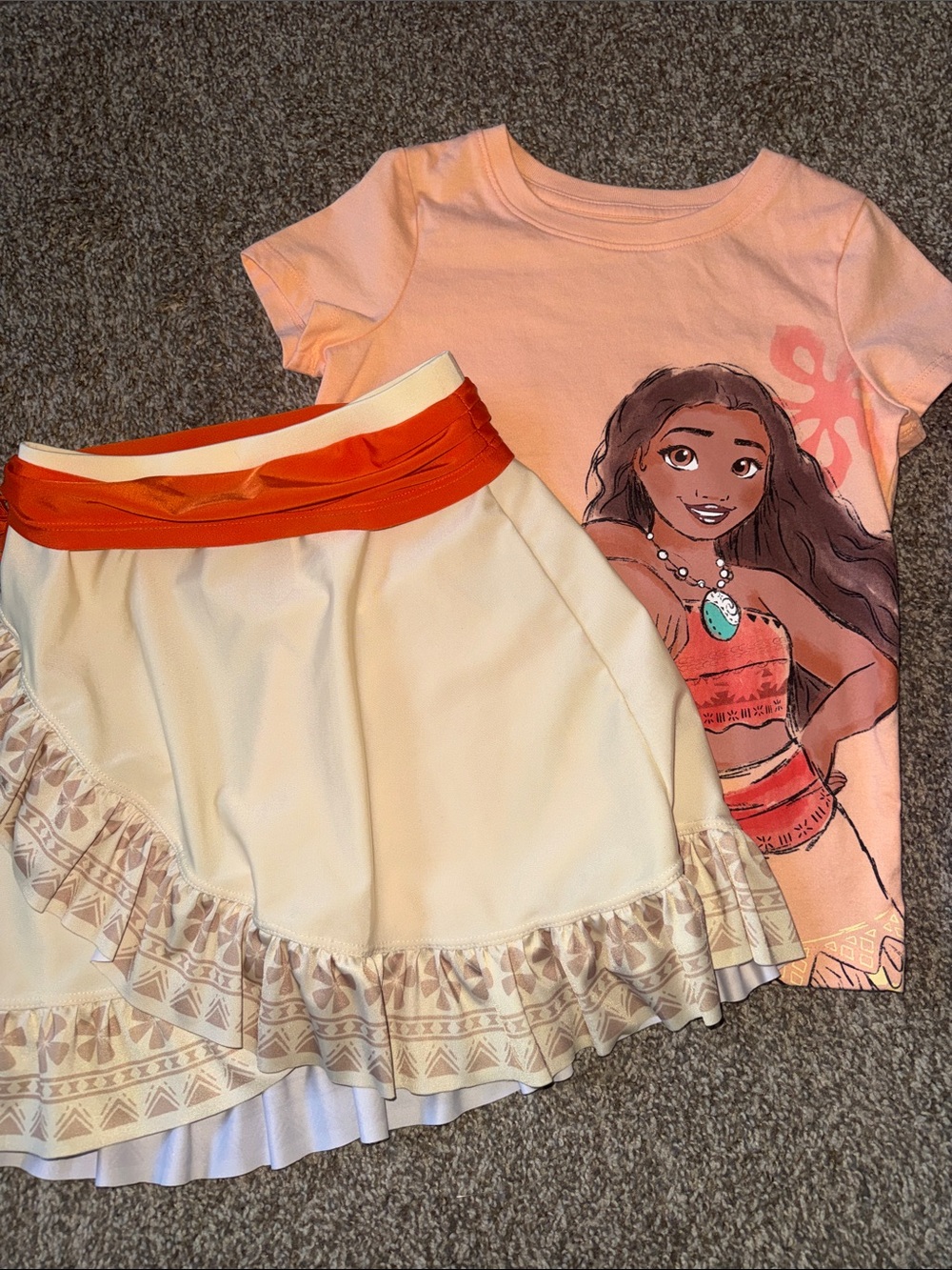 🛍 PRETTY LITTLE GIRLS TOP AND SKIRT SIZE 5 🛍